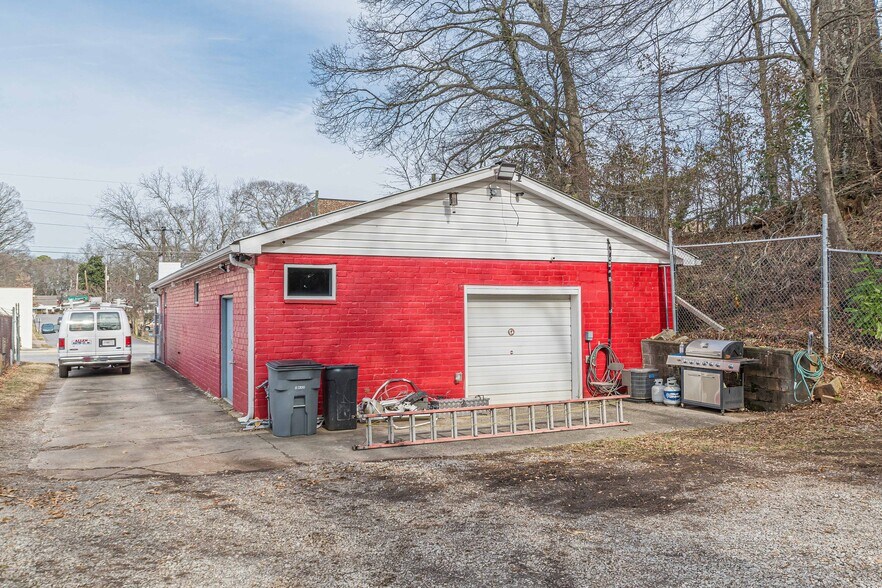 More Photos Of 614 King Arnold St, Hapeville Storefront Retail Office For Sale