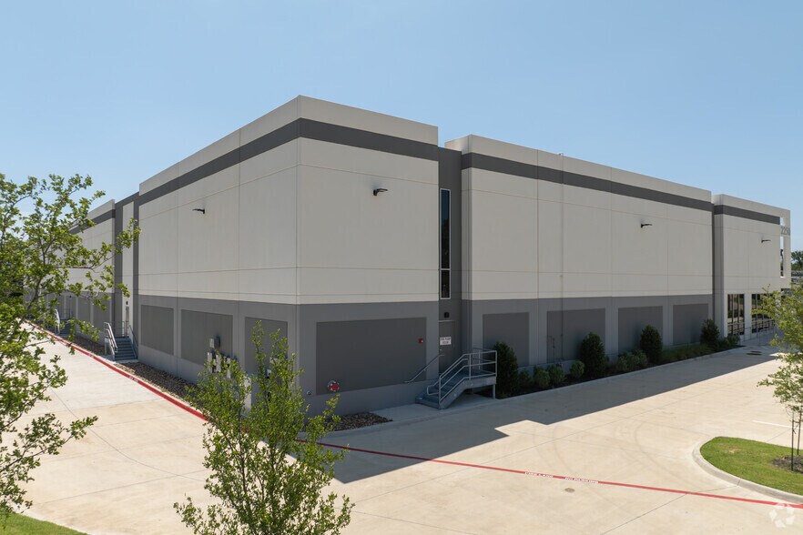 More Photos Of 2250 114th St, Grand Prairie Distribution For Sale