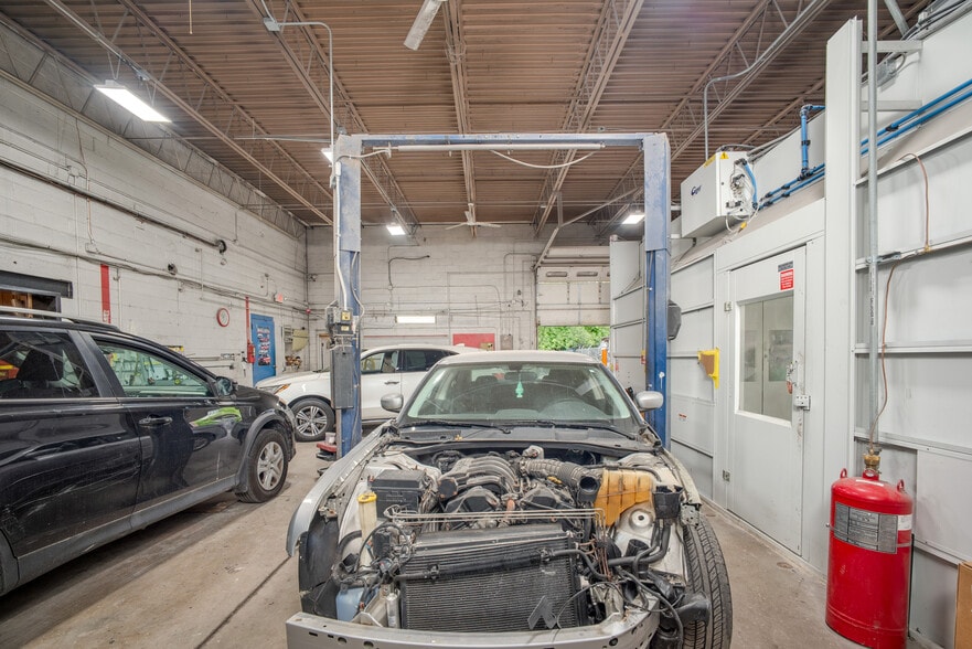 More Photos Of 20785 Orchard Lake Rd, Farmington Hills Warehouse For Sale