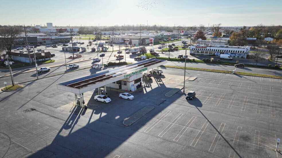 More Photos Of 1420 E Pershing Rd, Decatur Service Station For Lease