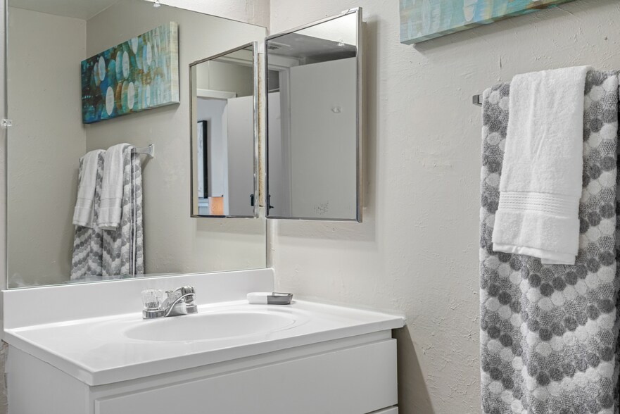 More Photos Of 2148 54th Ave S, Saint Petersburg Apartments For Sale