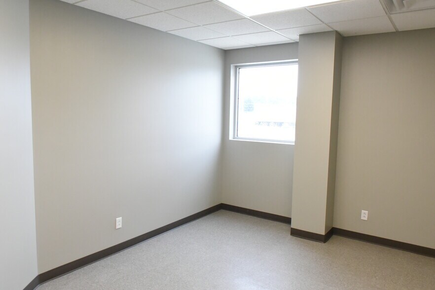 More Photos Of 265 Commerce Dr, South Point Industrial For Lease