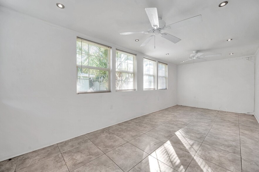 More Photos Of 5113 28th Ave S, South Pasadena Apartments For Sale