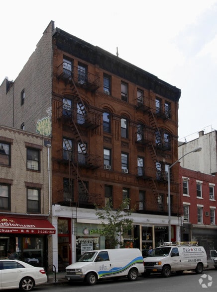 More Photos Of 168-170 8th Ave, New York Apartments For Lease