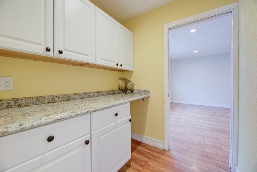 More Photos Of 359 10th St, West Palm Beach Storefront Retail Office For Lease