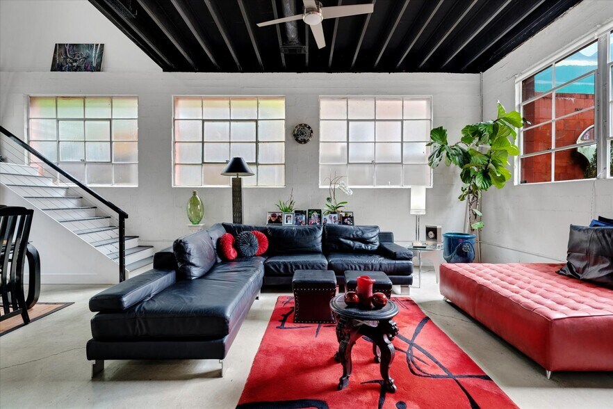 More Photos Of 282 Walker St SW, Atlanta Apartments For Sale