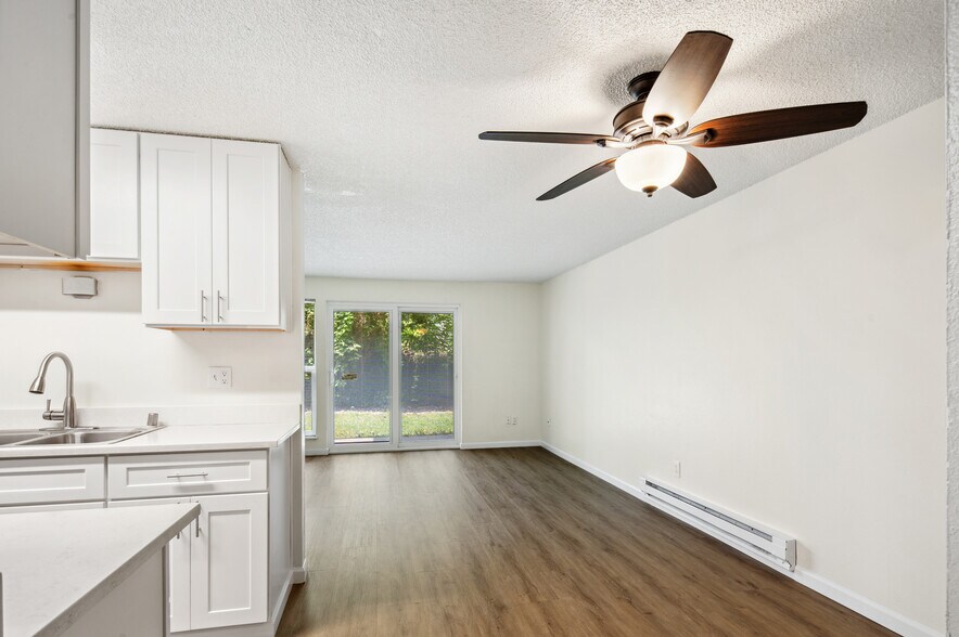 More Photos Of 15455 10th Ave SW, Burien Apartments For Sale