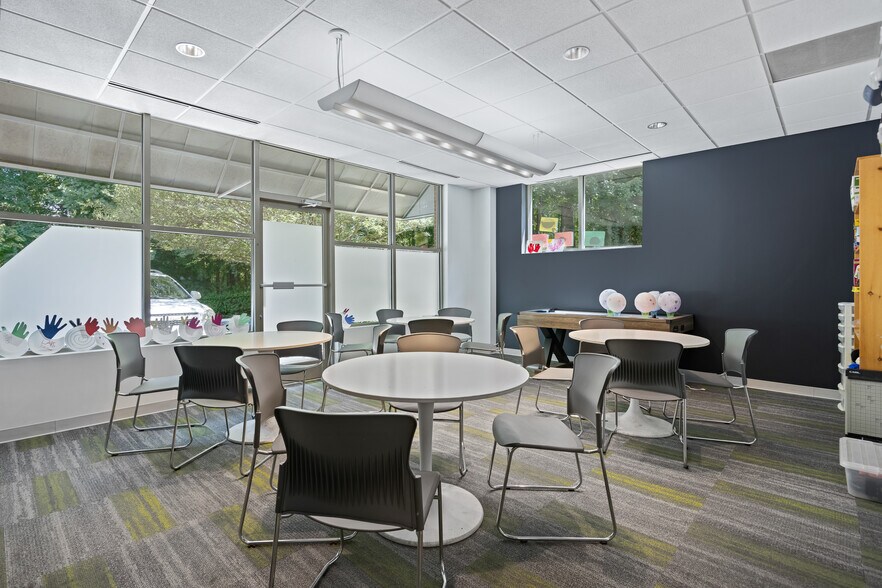 More Photos Of 6300-6310 Chapel Hill Rd, Raleigh Office For Sale