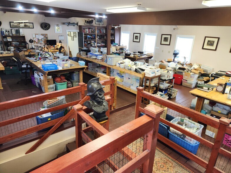 More Photos Of 16 Concord Hill Rd, Pittsfield Office For Sale