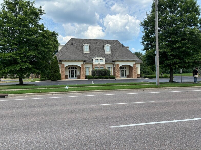 More Photos Of 2589 Appling Rd, Memphis Medical For Sale