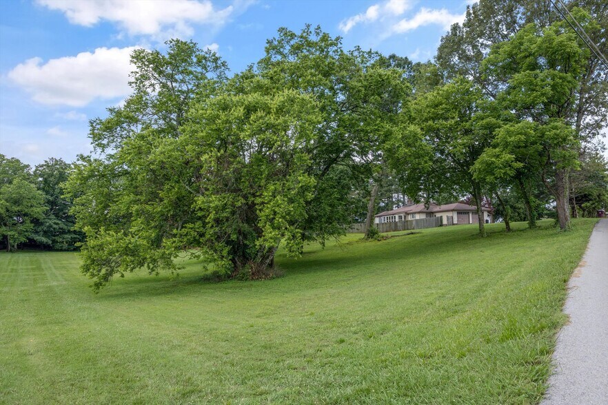 More Photos Of 945 Crescent, Louisville Land For Sale