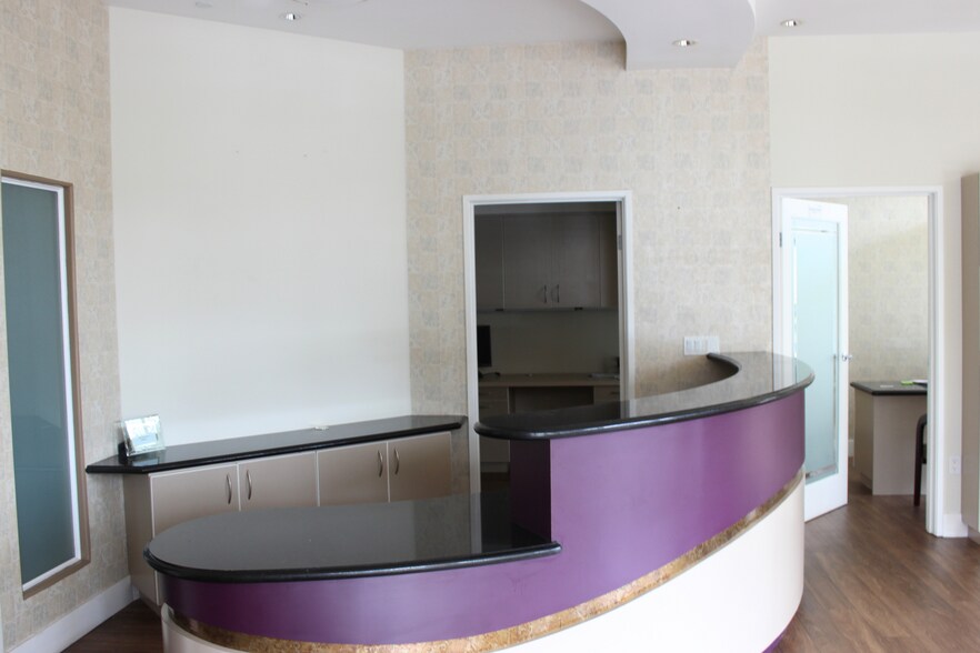 More Photos Of 540 N Santa Cruz Ave, Los Gatos General Retail For Lease