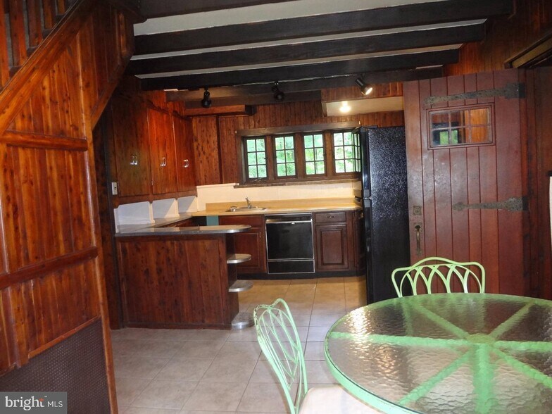 More Photos Of 383 Ben Franklin Hwy W, Douglassville Warehouse For Sale