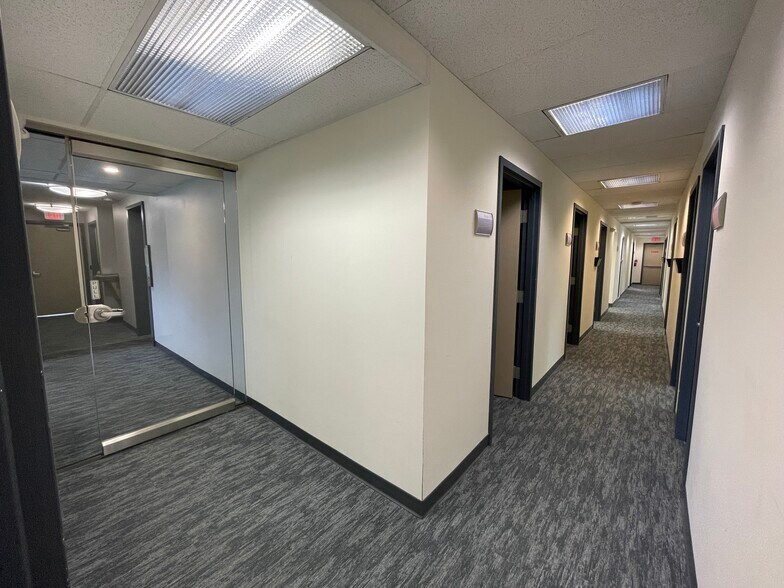 More Photos Of 400 N Washington St, Falls Church Office For Lease