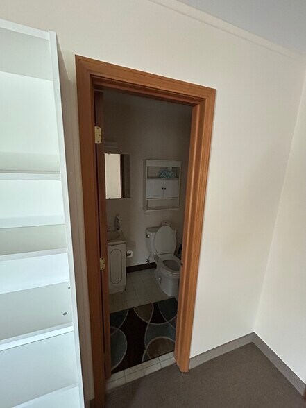 More Photos Of 200 Industrial Pky, Chagrin Falls Medical For Lease