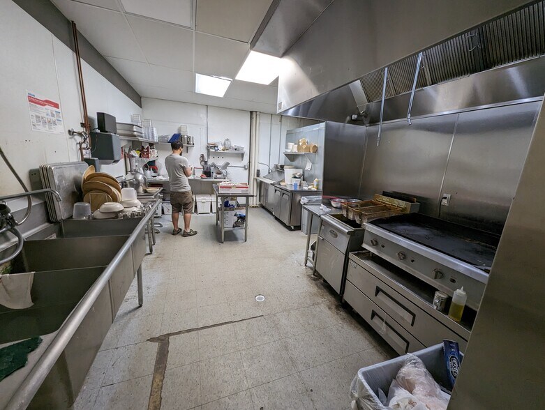 More Photos Of 402-404 S Nevada Ave, Colorado Springs Restaurant For Lease