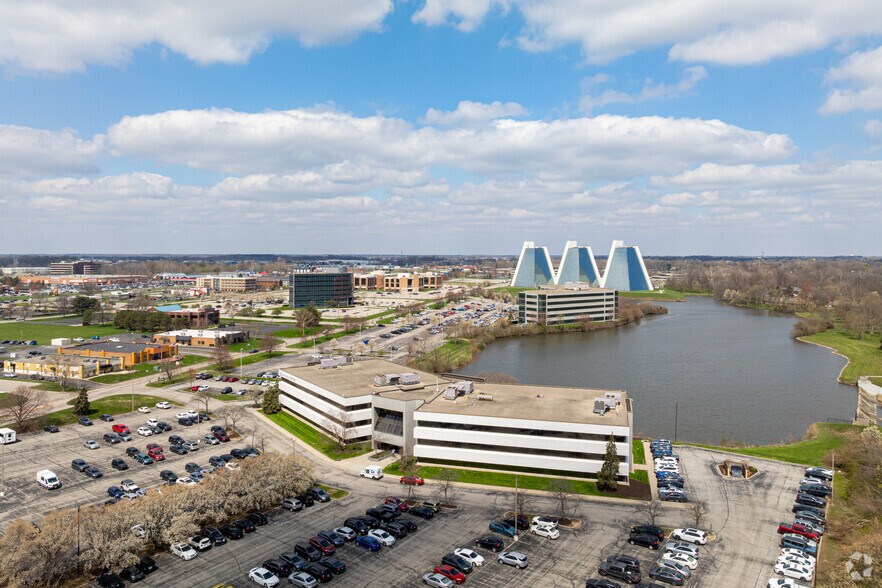 More Photos Of 8777 Purdue Rd, Indianapolis Office For Lease