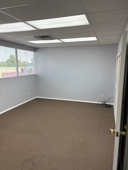 More Photos Of 222 E Eufaula St, Norman Office For Lease