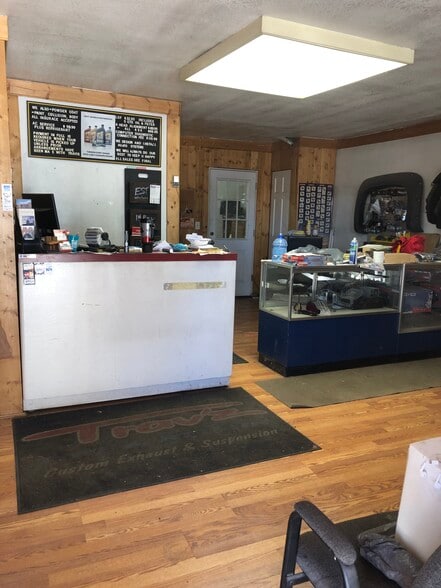 More Photos Of 47 N 400 W, Delta Auto Repair For Sale