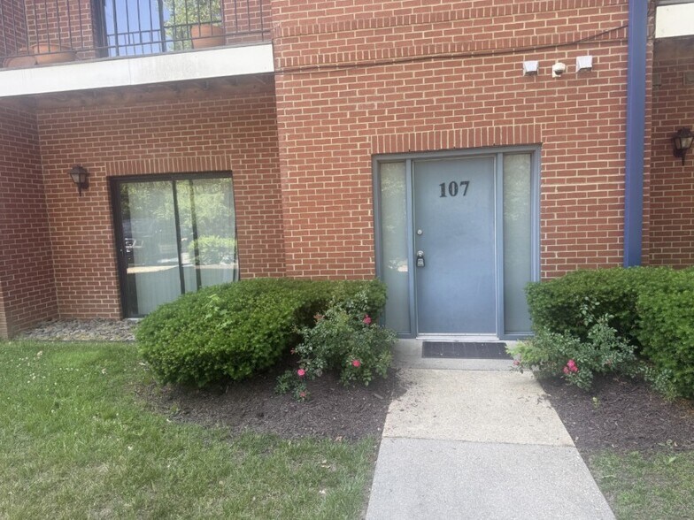 More Photos Of 603 Post Office Rd, Waldorf Loft Creative Space For Sale