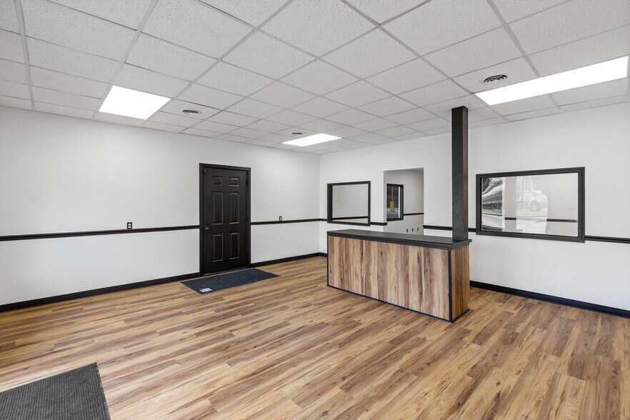 More Photos Of 240 E Park St, Guthrie Industrial For Lease