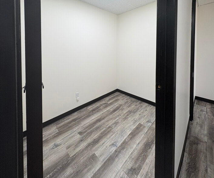 More Photos Of 4400 S Wayside Dr, Houston Unknown For Lease