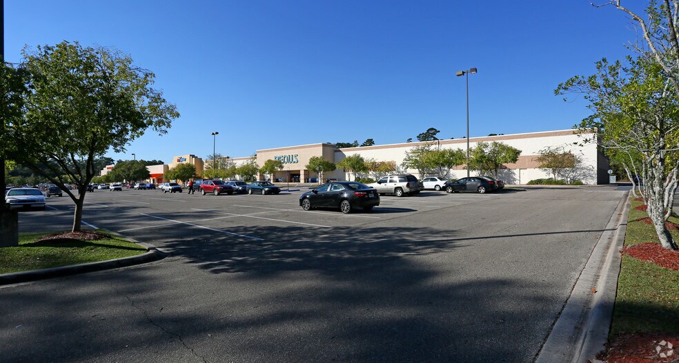 More Photos Of 3240 Capital Cir NE, Tallahassee General Retail For Lease