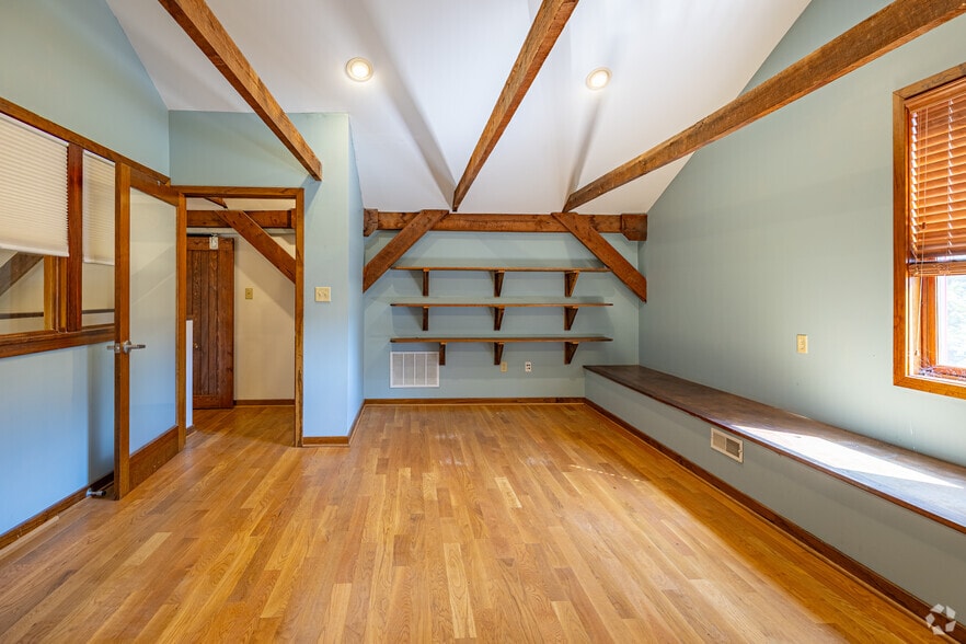 More Photos Of 870 High St, Chestertown Unknown For Sale