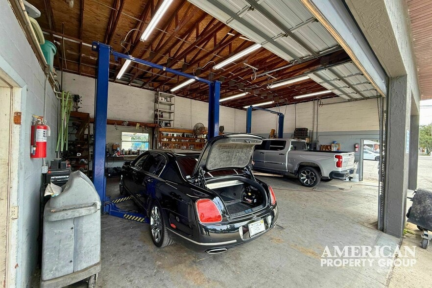 More Photos Of 3220 9th St W, Bradenton Auto Dealership For Sale