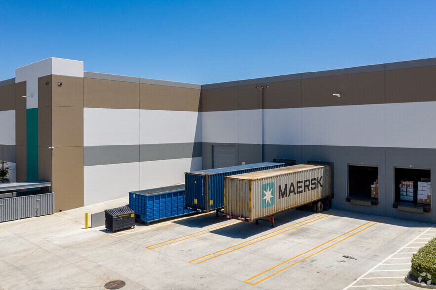 More Photos Of 4260 N Harbor Blvd, Fullerton Warehouse For Lease