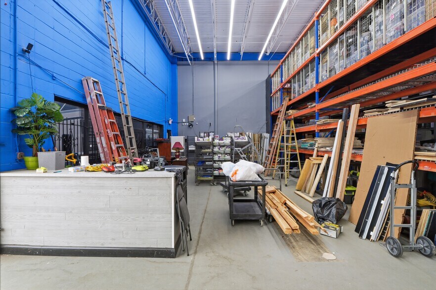 More Photos Of 610 Ryan Ave, Westville Warehouse For Lease