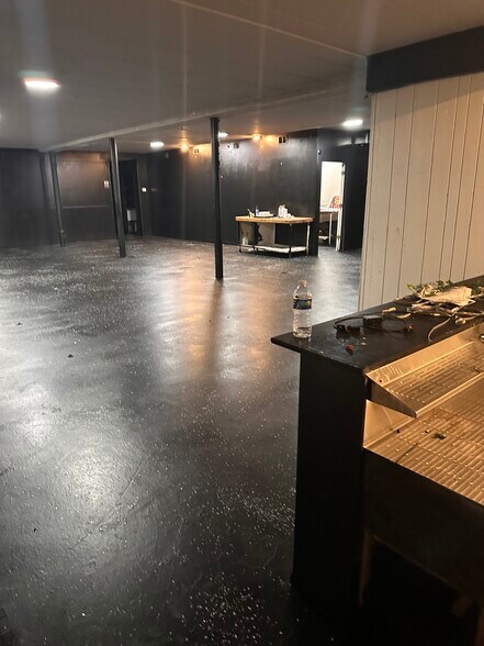 More Photos Of 8350 S 88th Ave, Justice Restaurant For Sale