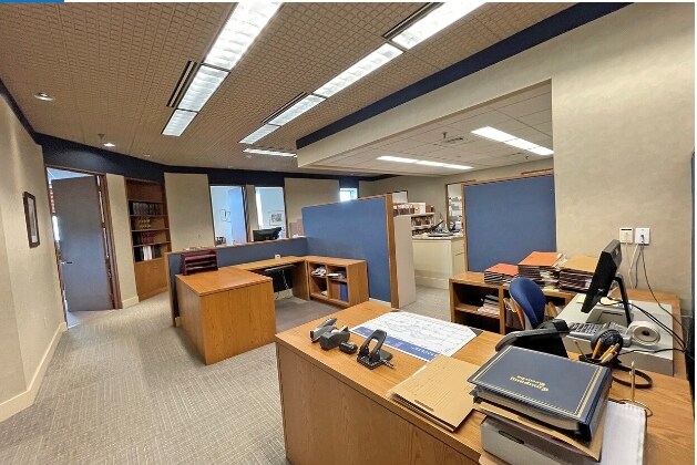 More Photos Of 1057 Broad St, Bridgeport Office For Lease