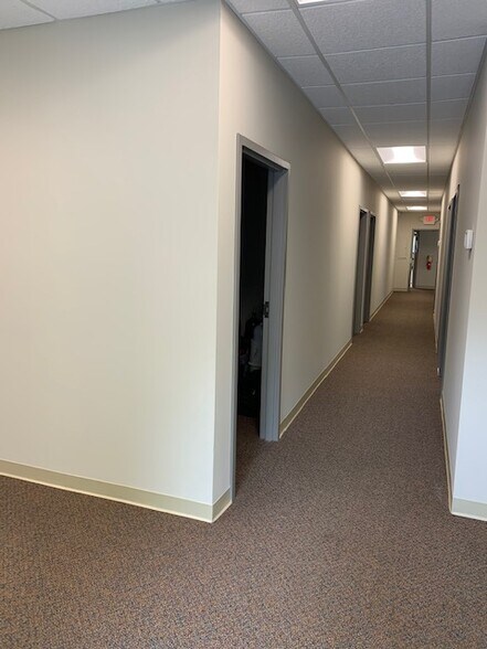 More Photos Of 5090 Old Ellis Pt, Roswell Office For Sale