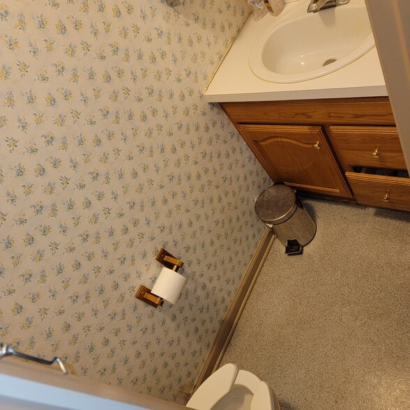 More Photos Of 600 Main St, Riverton Office For Sale