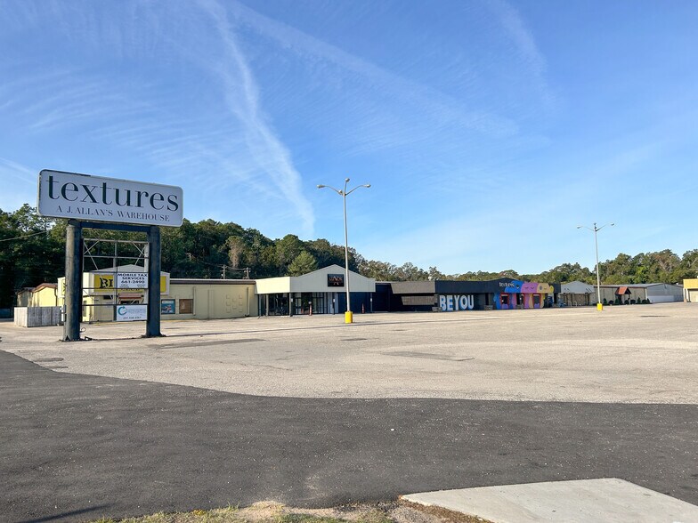 More Photos Of 4130 Government Blvd, Mobile General Retail For Lease