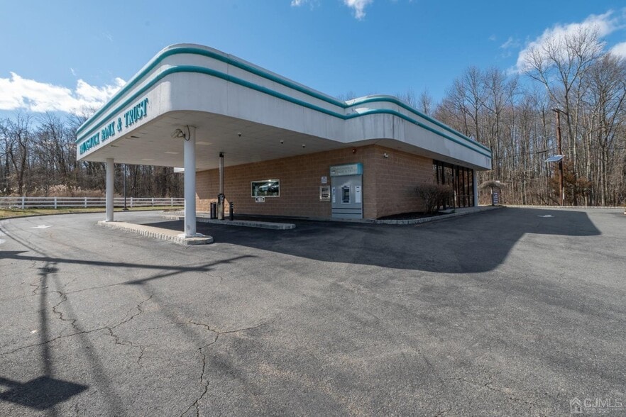 More Photos Of 1060 Aaron Rd, North Brunswick Bank For Sale