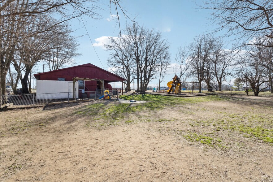 More Photos Of 235 Pine St, Oologah Daycare Center For Sale