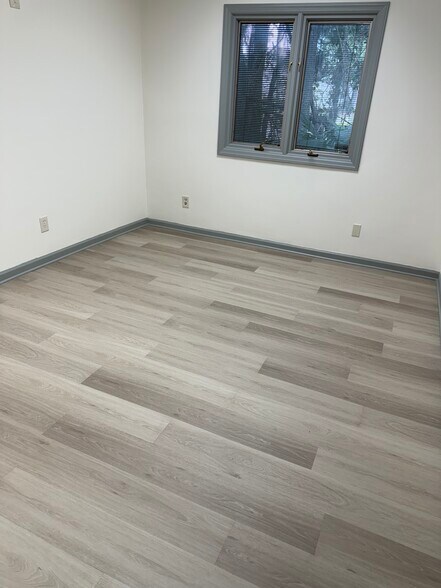 More Photos Of 7373 Hodgson Memorial Dr, Savannah Office For Lease