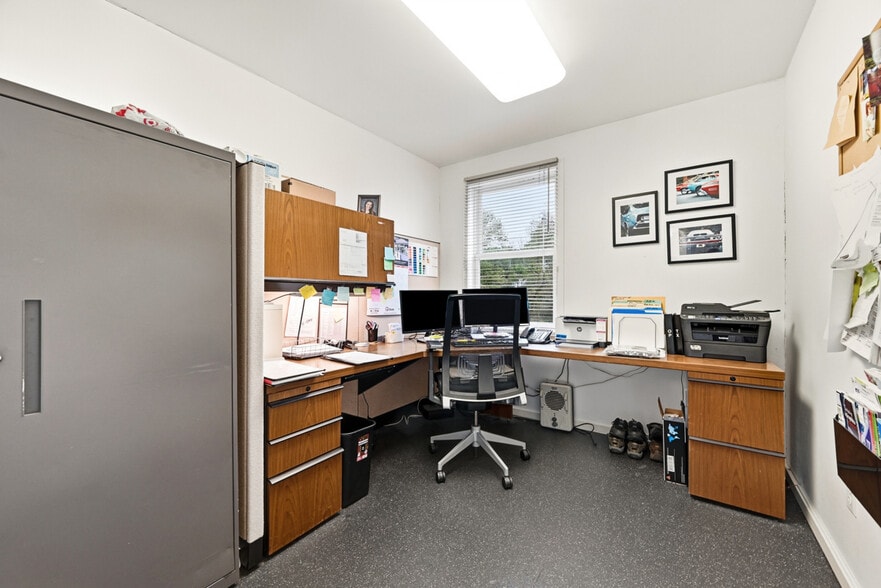 More Photos Of 508 Rodi Rd, Pittsburgh Flex For Sale