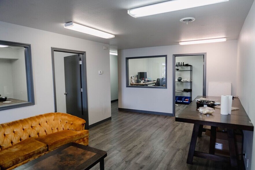 More Photos Of 8645-8651 Westpark St, Boise Warehouse For Lease