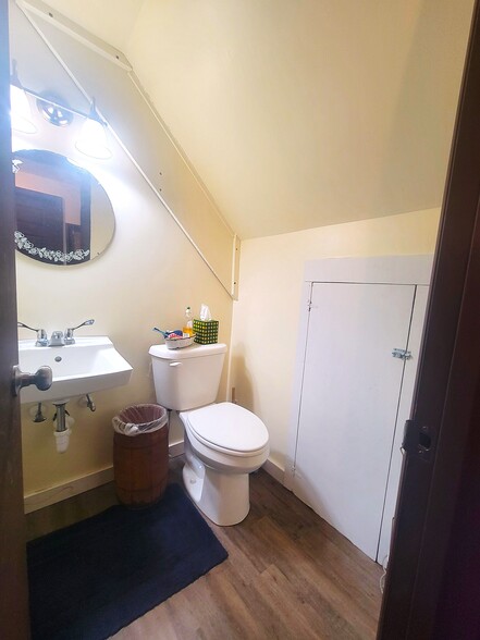 More Photos Of 401 Old Virginia Rd, Pocomoke City Flex For Sale