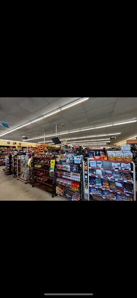 More Photos Of 13319 S Brainard Ave, Chicago Freestanding For Lease