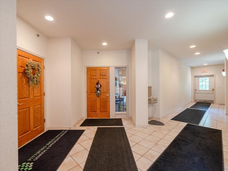 More Photos Of 55 Sullys Trl, Pittsford Office For Lease