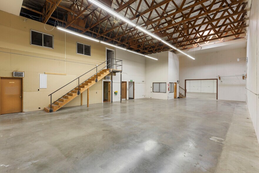 More Photos Of 13214 4th Ave W, Everett Manufacturing For Lease