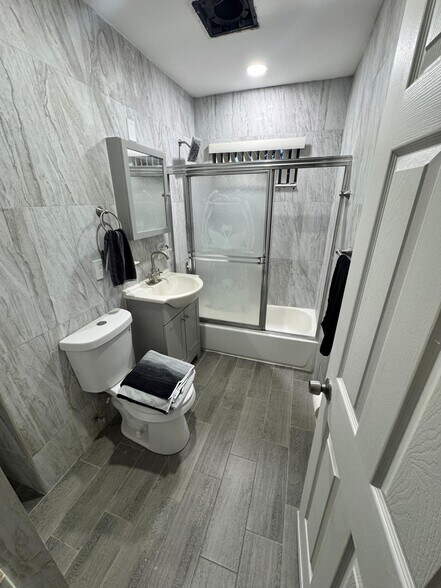 More Photos Of 2247 Polk St, Hollywood Land For Sale
