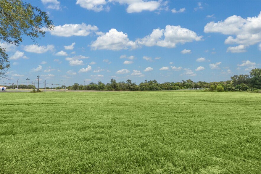 More Photos Of South Blue Bell Road & E Stone Street, Brenham Land For Sale