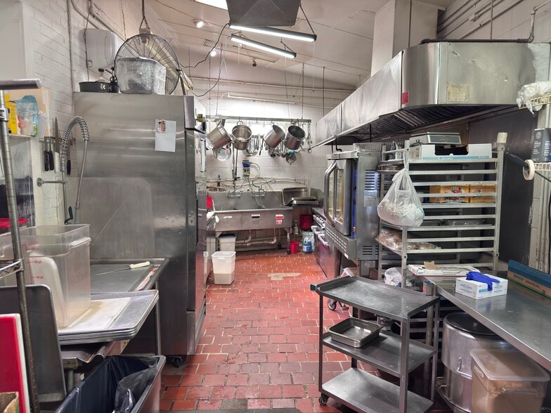 More Photos Of 893 Main St SW, Gainesville Storefront For Lease