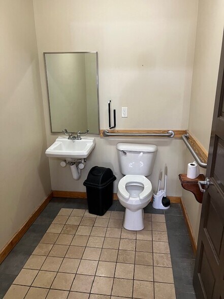 More Photos Of 1104 Broadway, Columbus Storefront For Lease