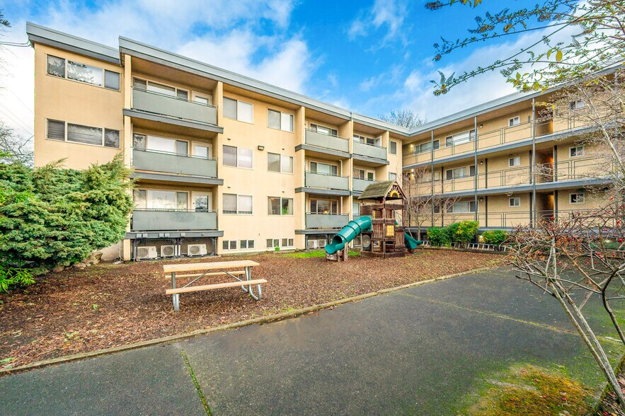 More Photos Of 8708 Rainier Ave S, Seattle Apartments For Sale